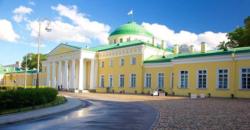 کاخ تاوری در سن پترزبورگ