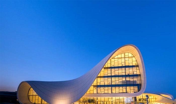 مرکز خرید در آذربایجان با طراحی جالب