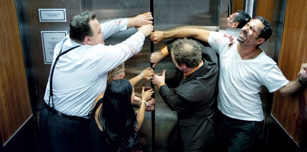 زنده ماندن در آسانسور در حال سقوط 