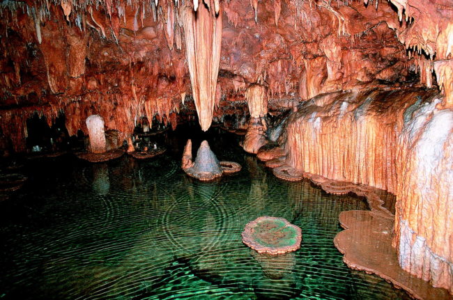  از غارهای زیبا در Onondaga