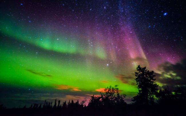 شفق زیبا و حیرت انگیز در آلاسکای امریکا