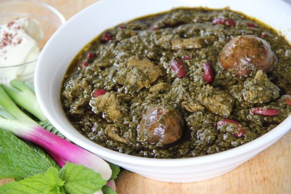 قرمه سبزی از لذیذترین غذاهای محبوب ایرانی در دنیا