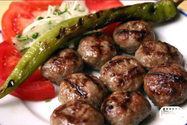 کوفته (kofte) از غذاهای معروف بین گردشگران در ترکیه