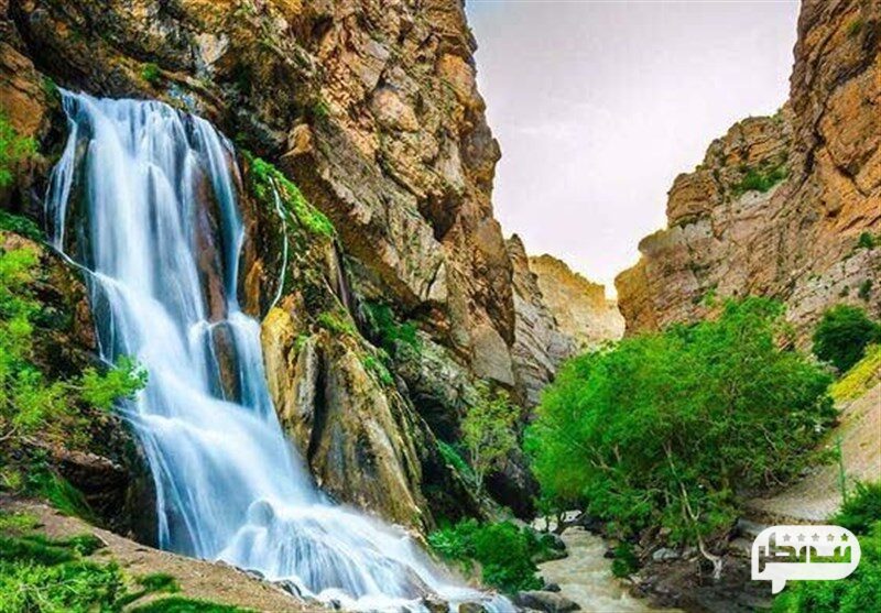 آبشار آب سفید از جاذبه های گردشگری لرستان
